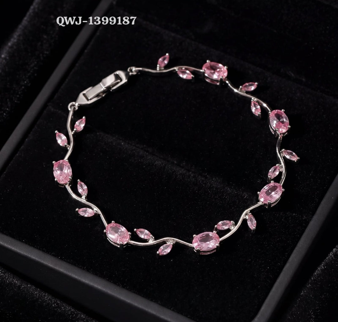 Tulip Flower Bracelet – Elegant Floral Jewelry