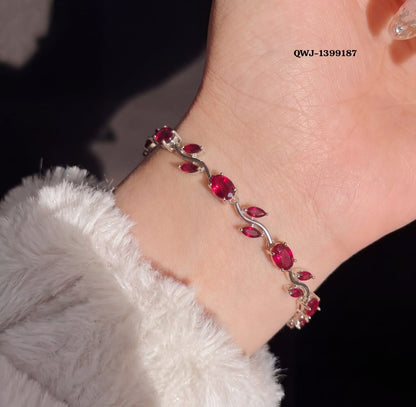Tulip Flower Bracelet – Elegant Floral Jewelry